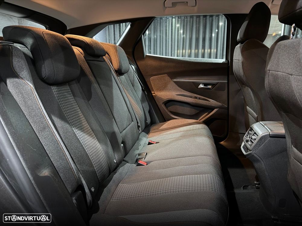 Peugeot 3008 1.5 BlueHDi Allure EAT8 - 30