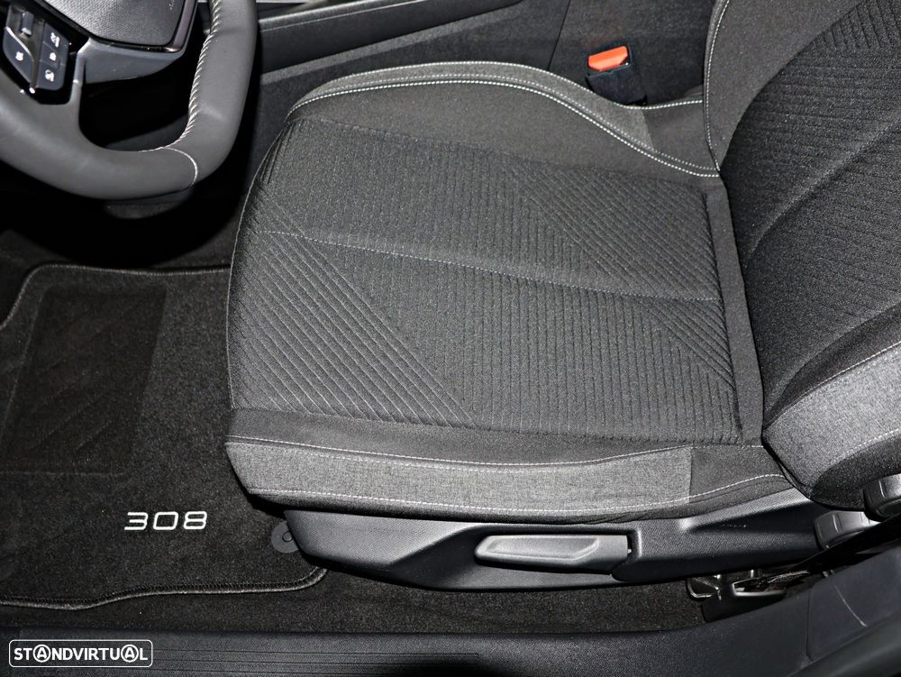 Peugeot 308 1.2 PureTech Active Pack - 26