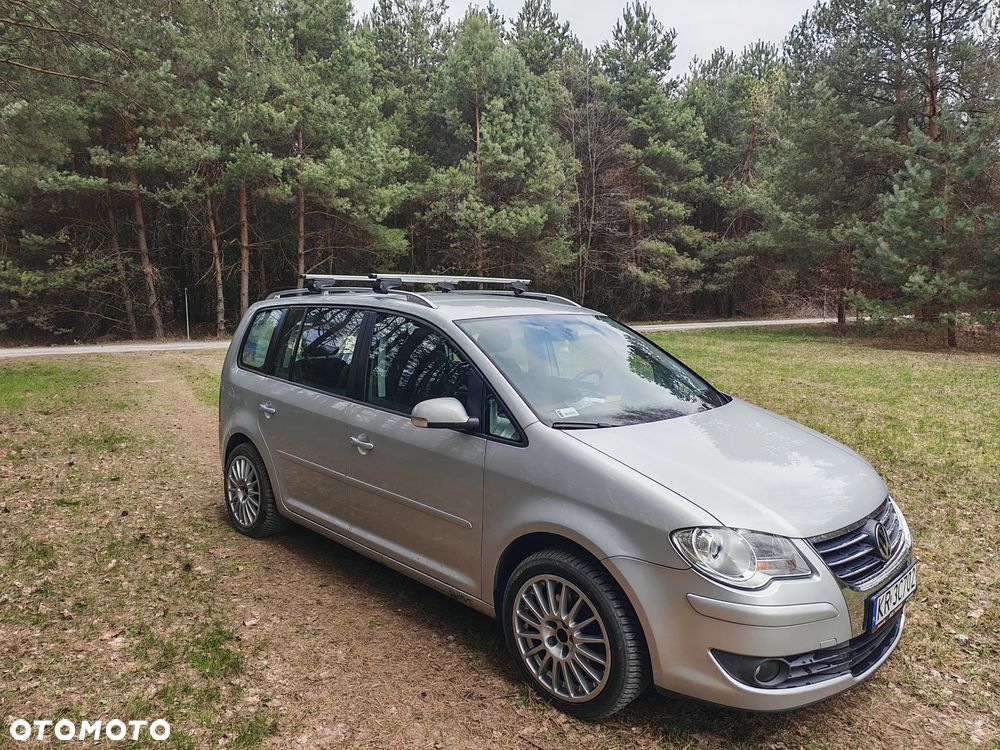 Volkswagen Touran 1.9 TDI Highline - 3