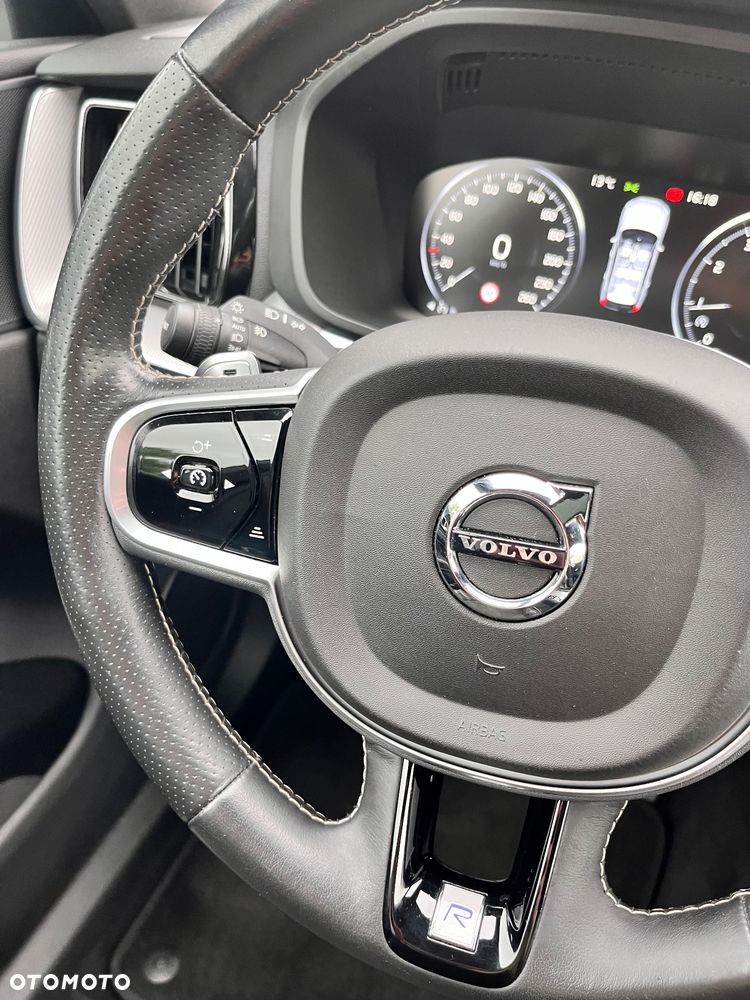 Volvo XC 60 T6 GPF AWD R-Design - 28