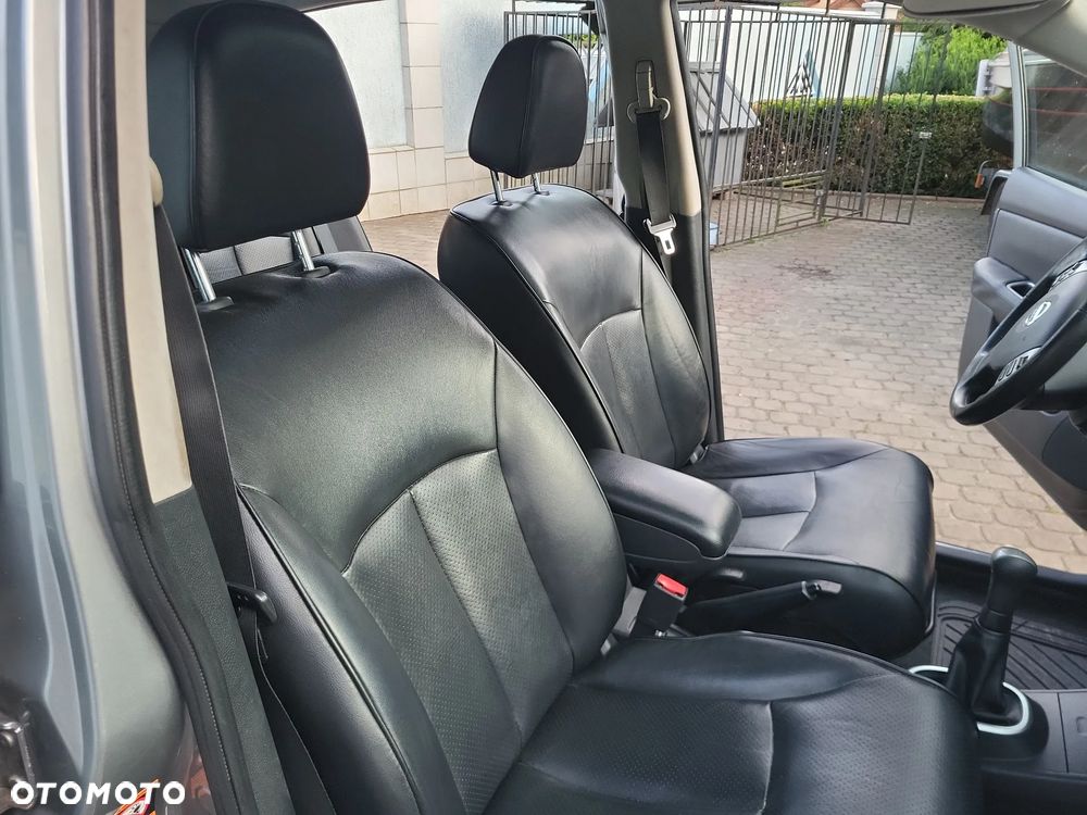 Nissan Tiida 1.6 Visia - 31