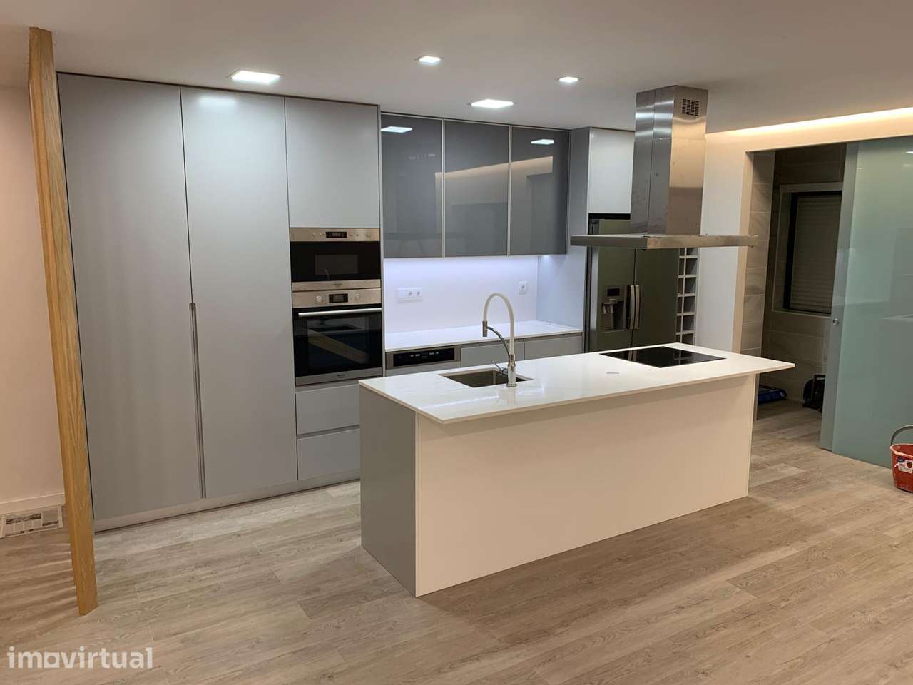 Apartamento T3 renovado com ar condicionado em Braga - Grande imagem: 3/26