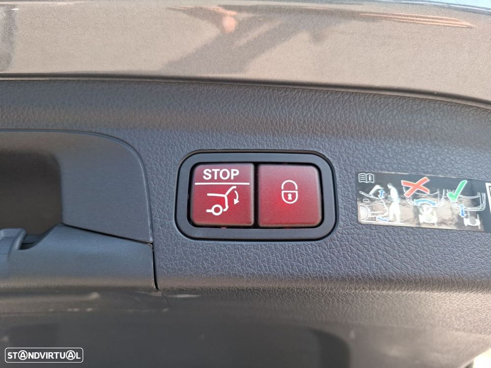 Mercedes-Benz GLE 300 d 4Matic - 29