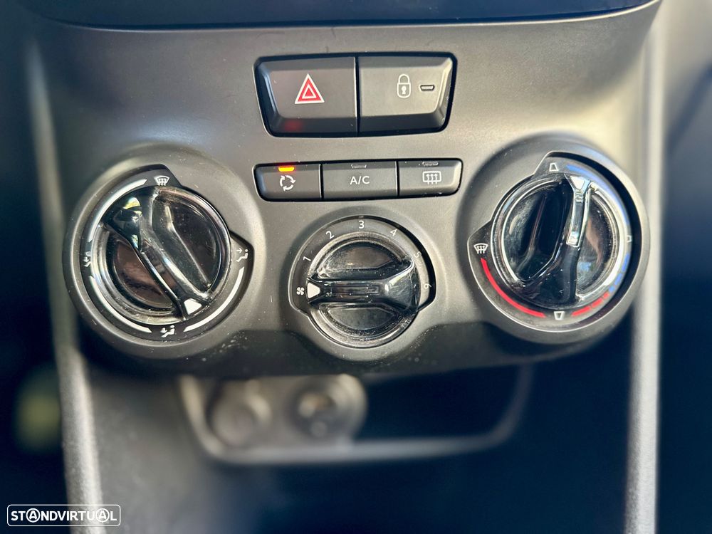 Peugeot 208 82 VTI Allure - 32