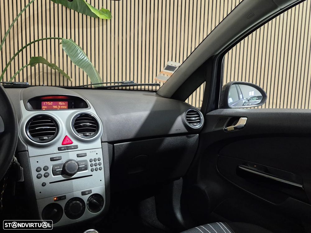 Opel Corsa 1.2 Enjoy - 11