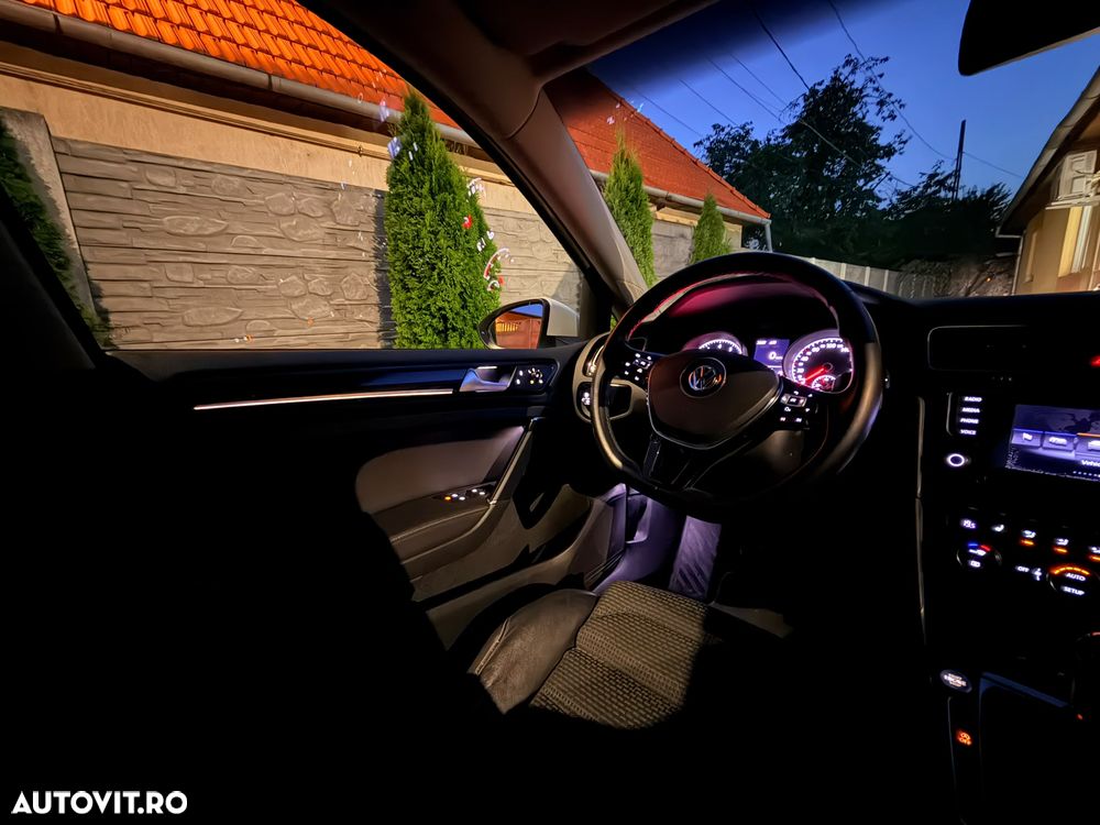 Volkswagen Golf - 9