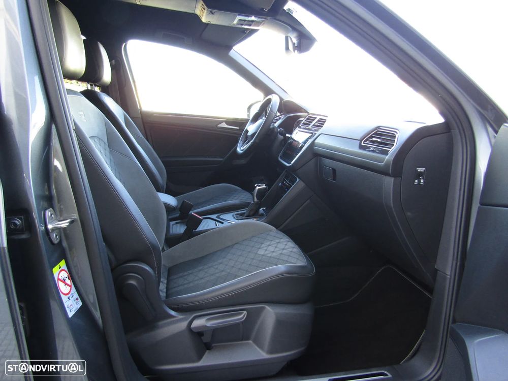 VW Tiguan Allspace 2.0 TDI R-Line DSG - 25