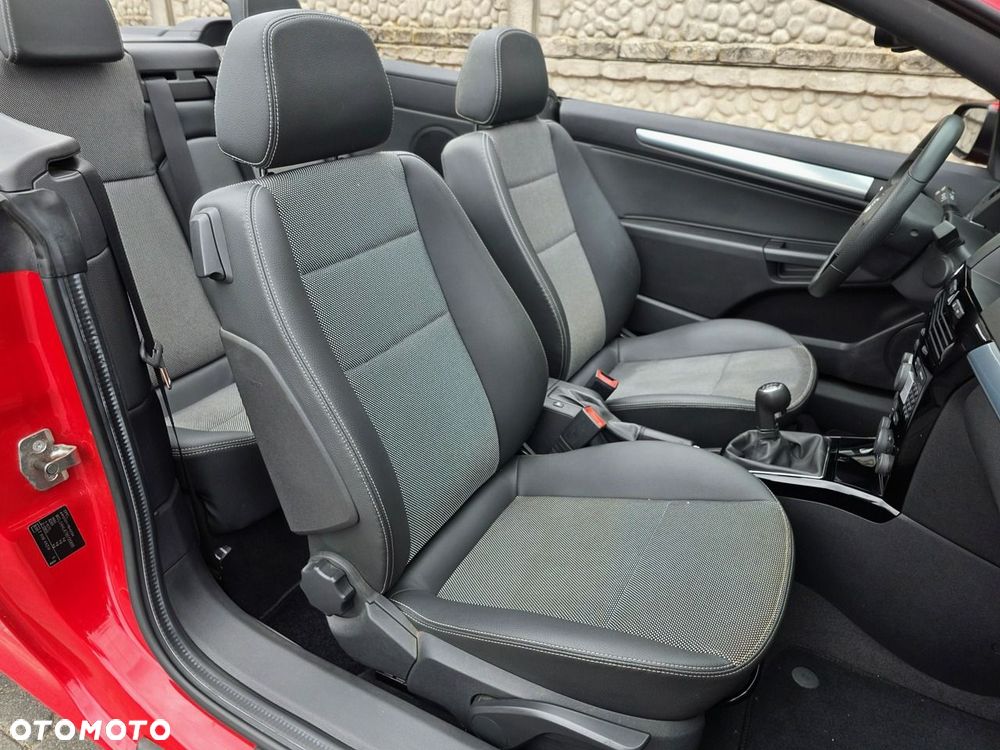 Opel Astra 1.9 CDTI Cosmo - 25