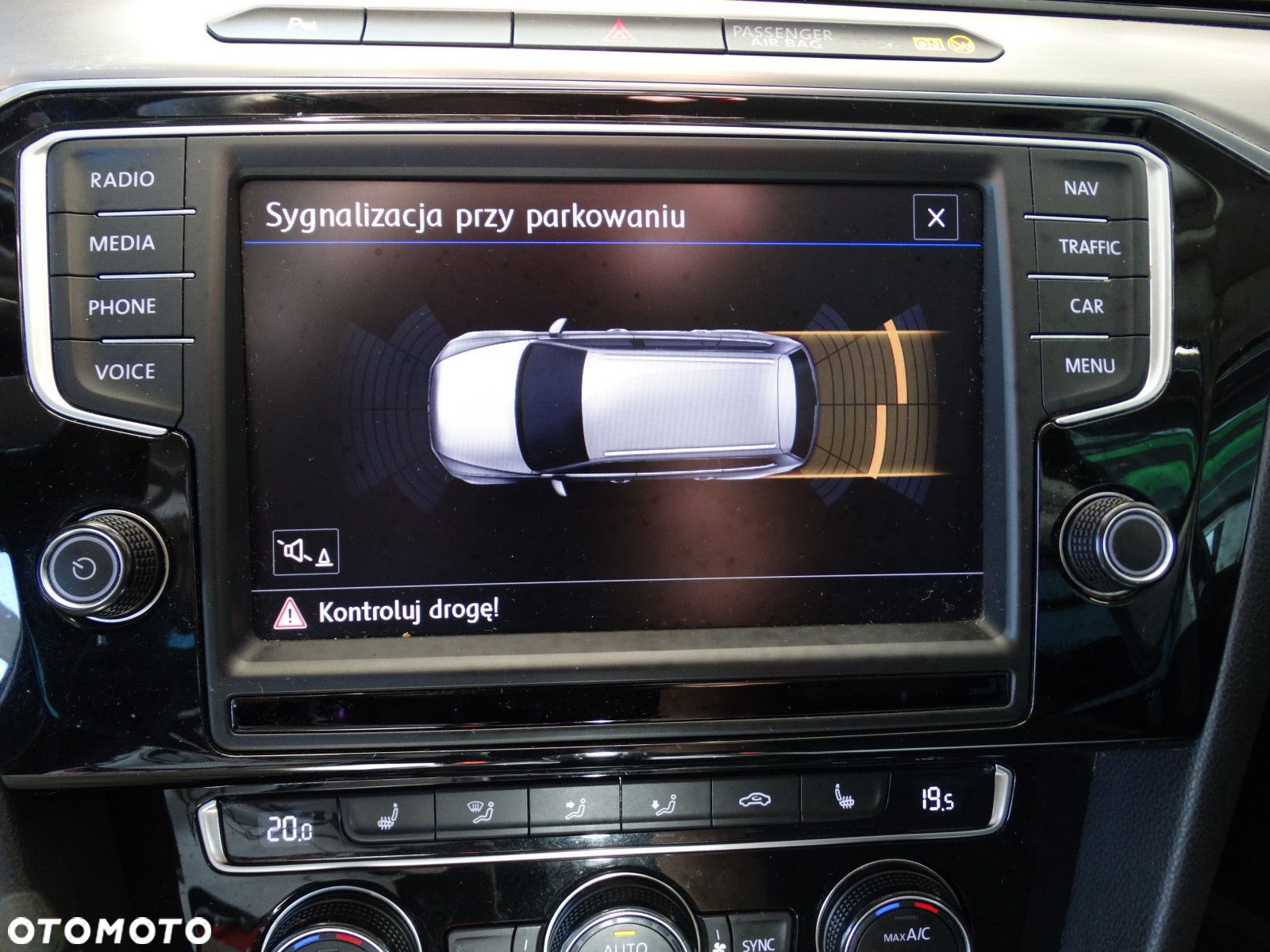 Volkswagen Passat - 28