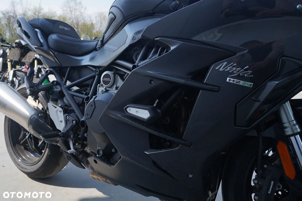 Kawasaki Ninja H2 SX - 13