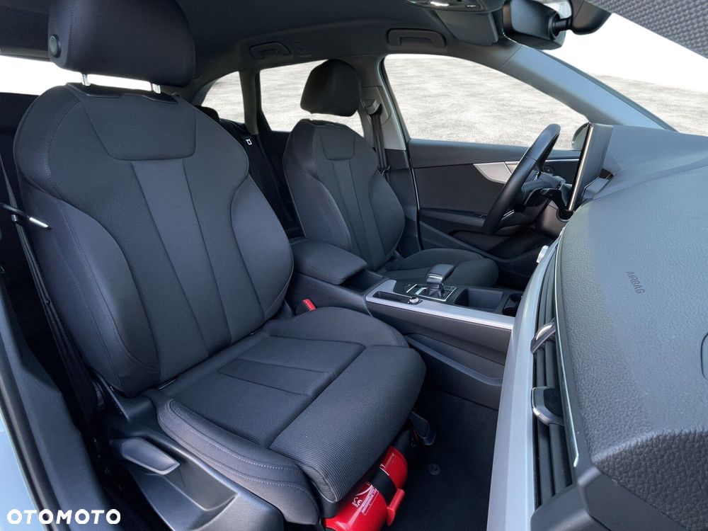 Audi A4 Avant 35 TFSI mHEV S Line S tronic - 17