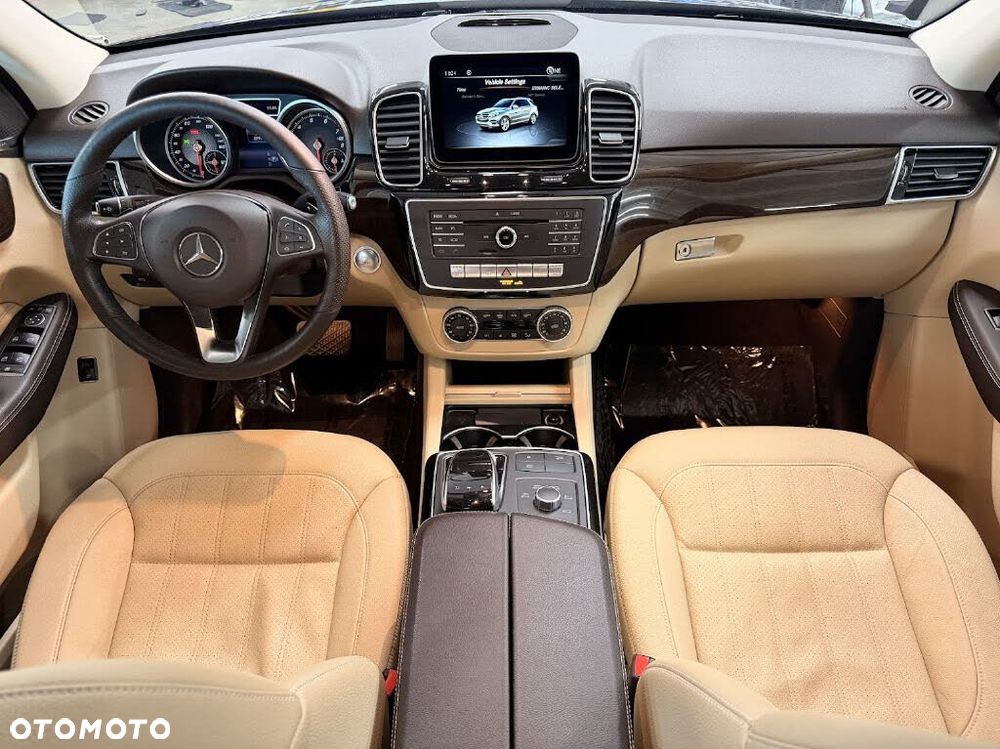 Mercedes-Benz GLE - 10