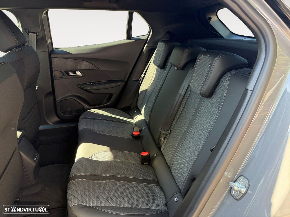 Peugeot e-2008 54 kWh Allure - 13