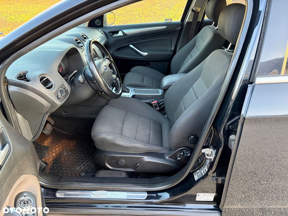 Ford Mondeo 2.0 EcoBoost Titanium - 25