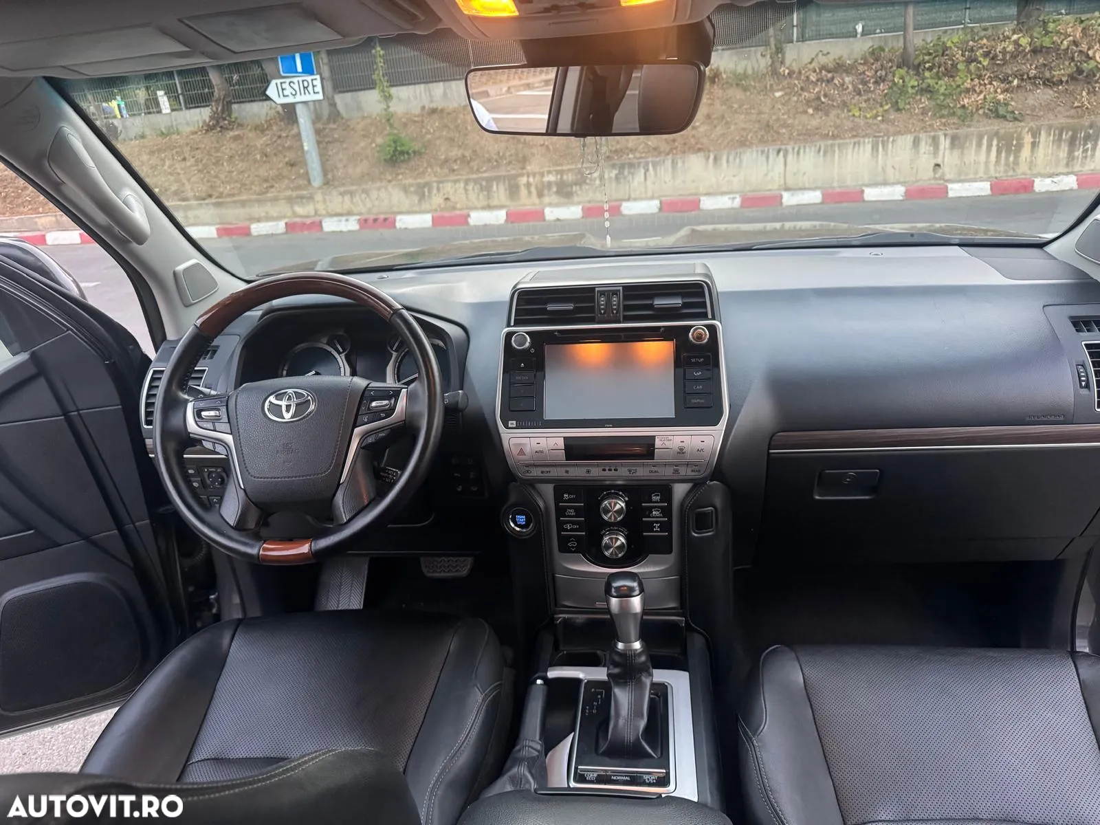 Toyota Land Cruiser - 8