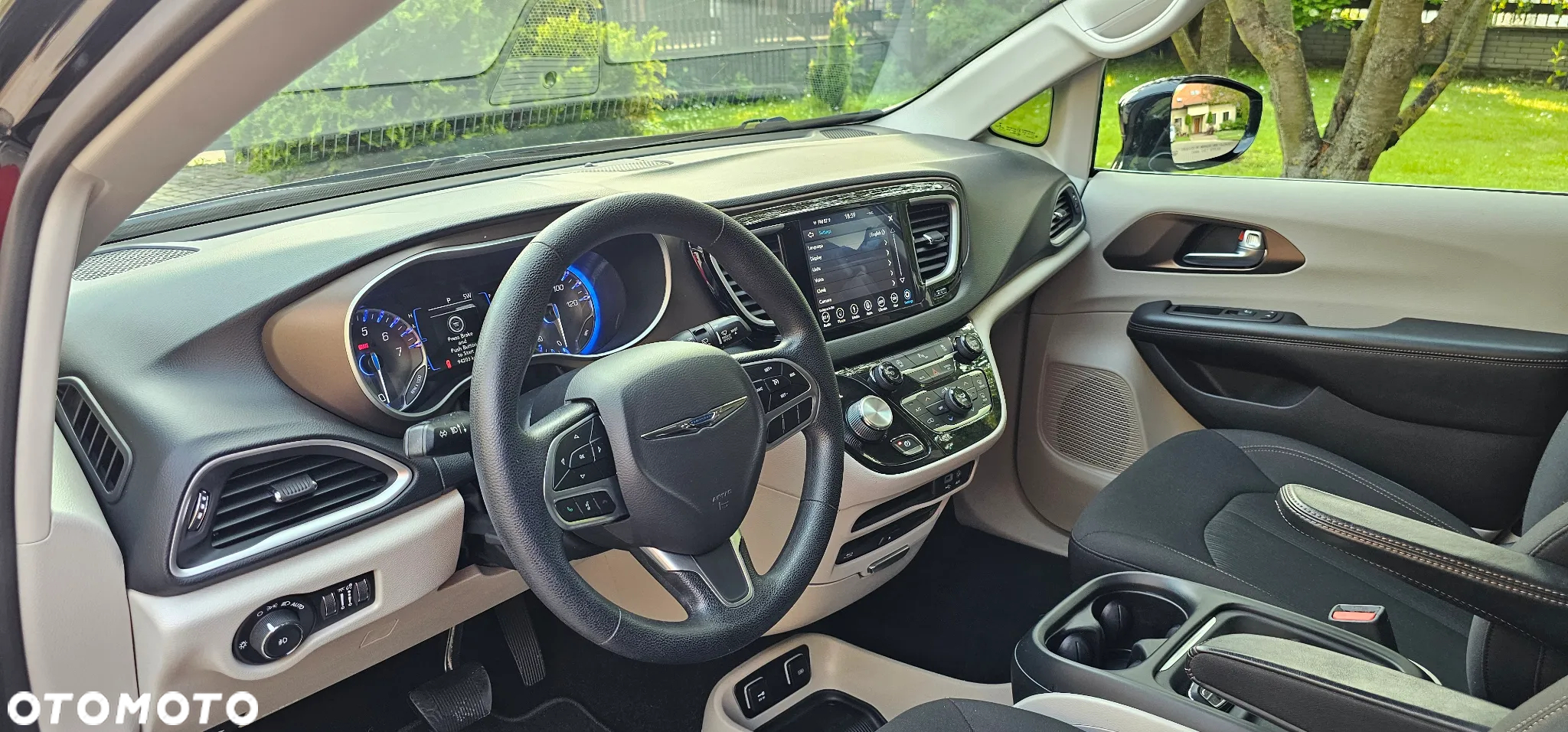 Chrysler Pacifica - 10