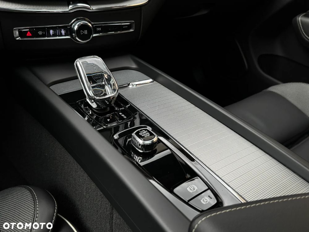 Volvo XC 60 B4 D Geartronic RDesign - 11