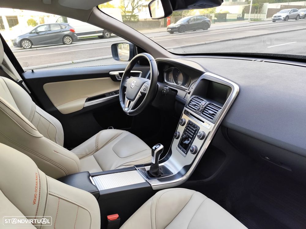 Volvo XC 60 2.0 D3 VOR - 19