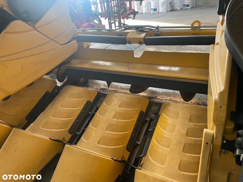 New Holland CX 8070 - 37