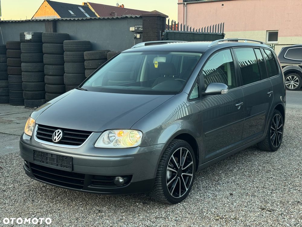 Volkswagen Touran 1.6 FSI Goal - 1