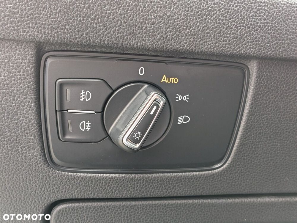 Volkswagen Passat - 25