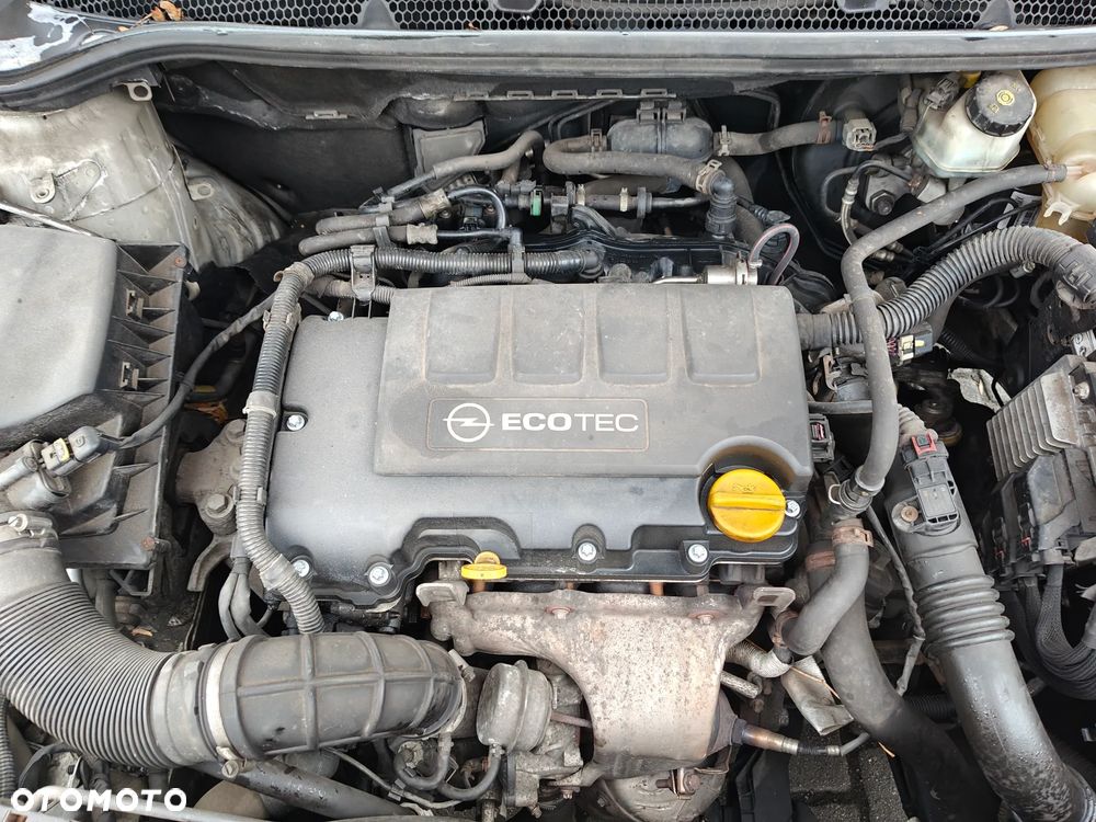 Opel Astra 1.4 T Sport - 8