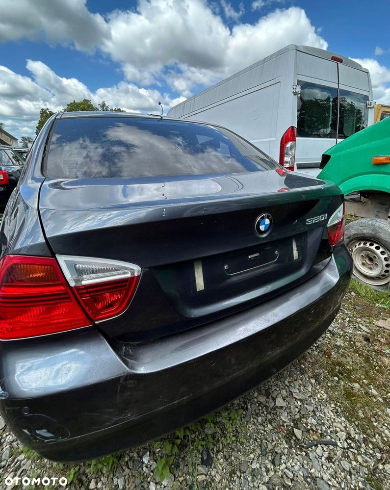 KLAPA BAGAŻNIKA BMW E90 KOLOR SPARKLING GRAPHITE A22