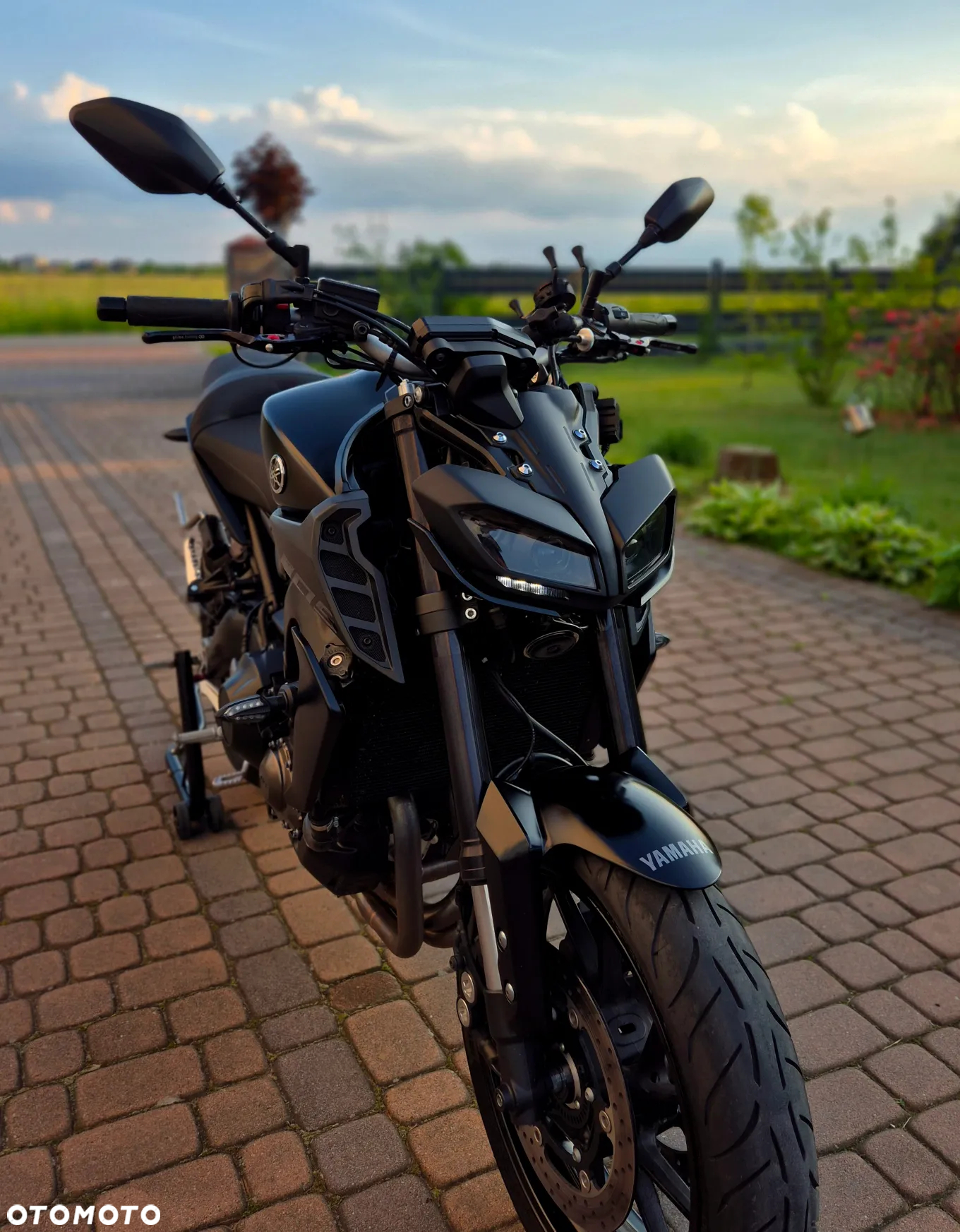 Yamaha MT - 2