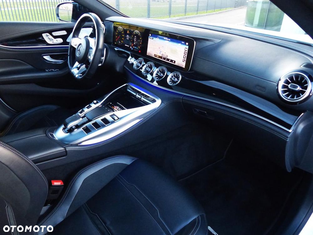 Mercedes-Benz AMG GT 43 - 12