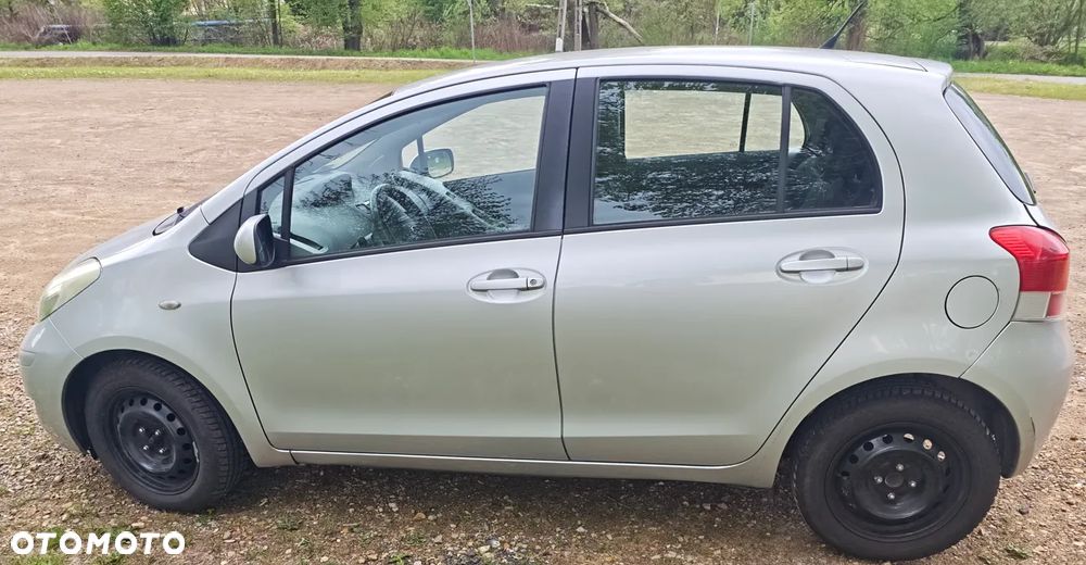 Toyota Yaris - 8