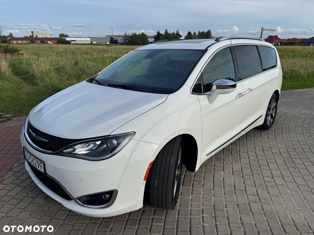 Chrysler Pacifica - 12