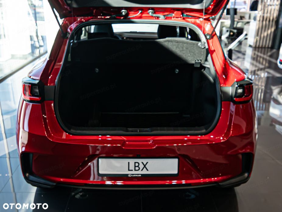 Lexus LBX 1.5 Hybrid - 14