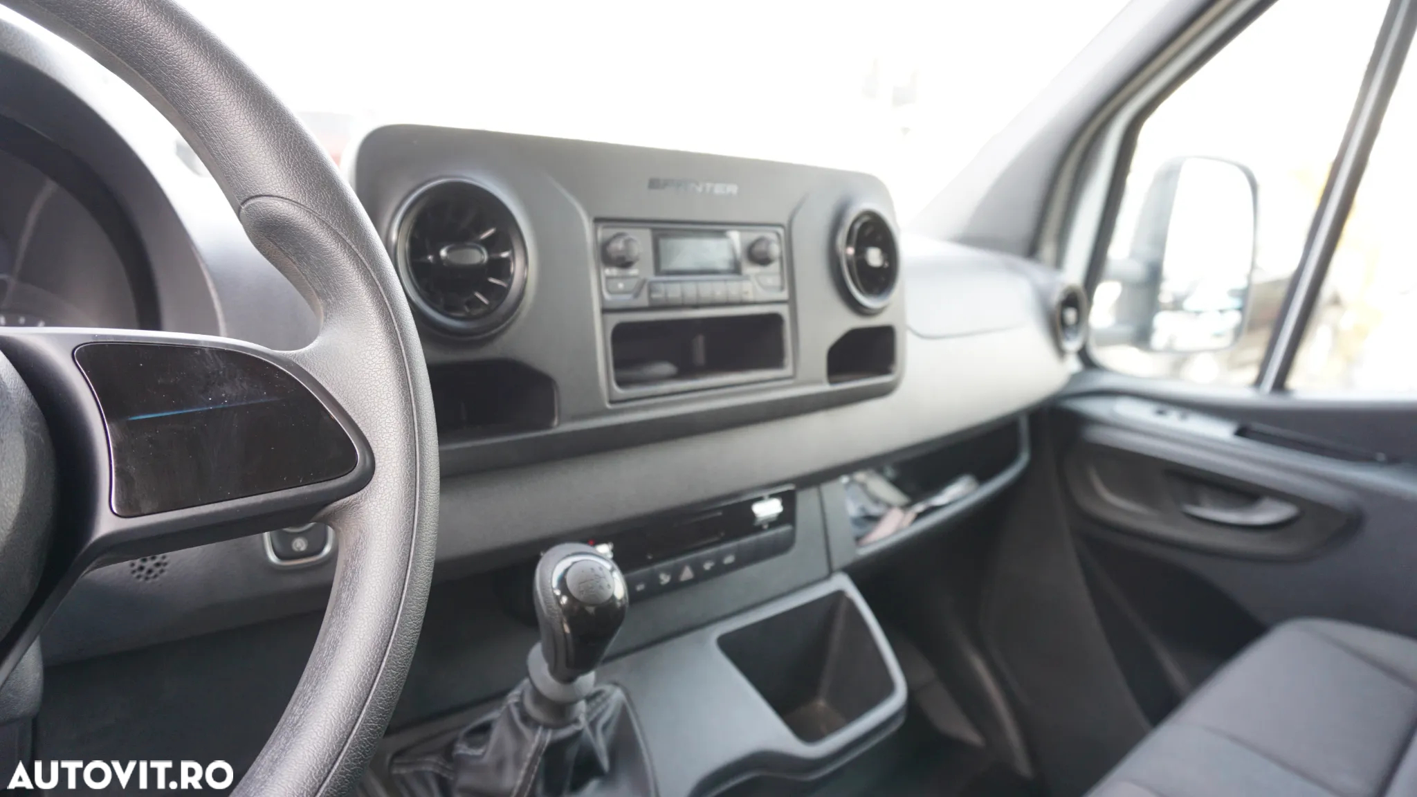 Mercedes-Benz Sprinter - 15