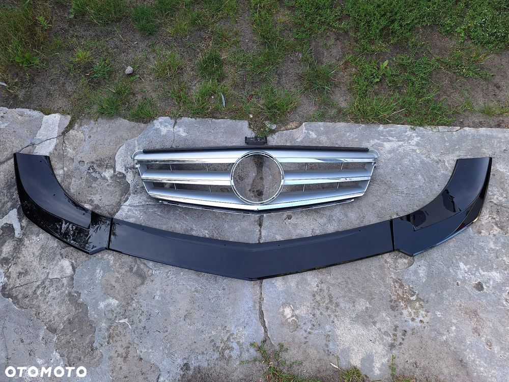 Mercedes-Benz Klasa C 180 CGI BlueEFFICIENCY Avantgarde - 19