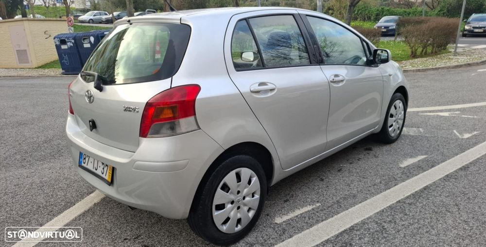 Toyota Yaris 1.33 VVT-i Comfort+AC - 4