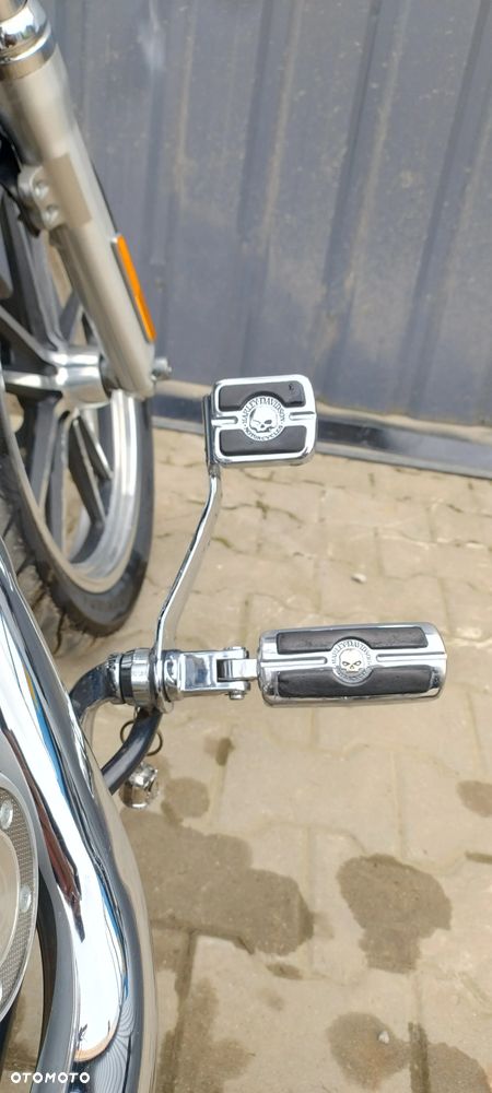 Harley-Davidson Dyna Super Glide - 11