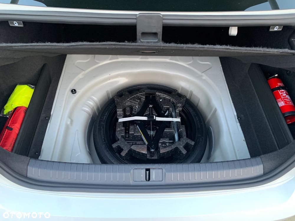 Volkswagen Passat 2.0 TDI EVO Business DSG - 25