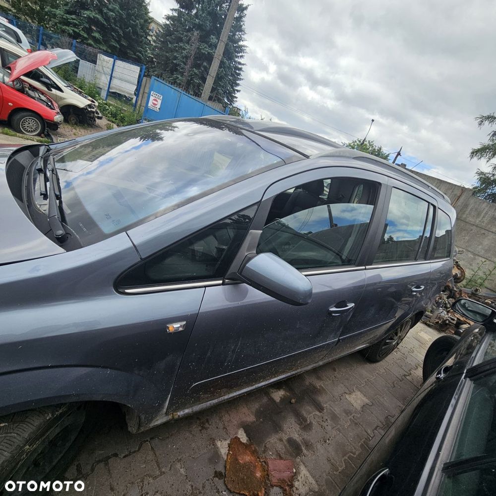 Opel Zafira (2005r) 1,9 D 88 kW / 120 KM (kod lak: Z155) pojazd na części - 10