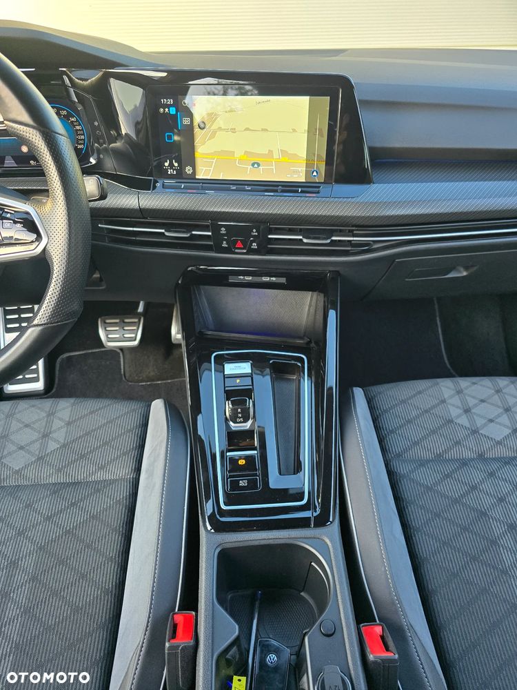 Volkswagen Golf Variant 2.0 TDI SCR DSG R-Line - 24