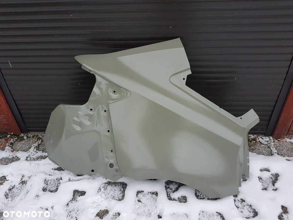 TOYOTA COROLLA E21 KOMBI BŁOTNIK TYLNY PRAWY TYL - 1