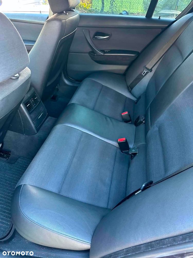 BMW Seria 3 320i - 8