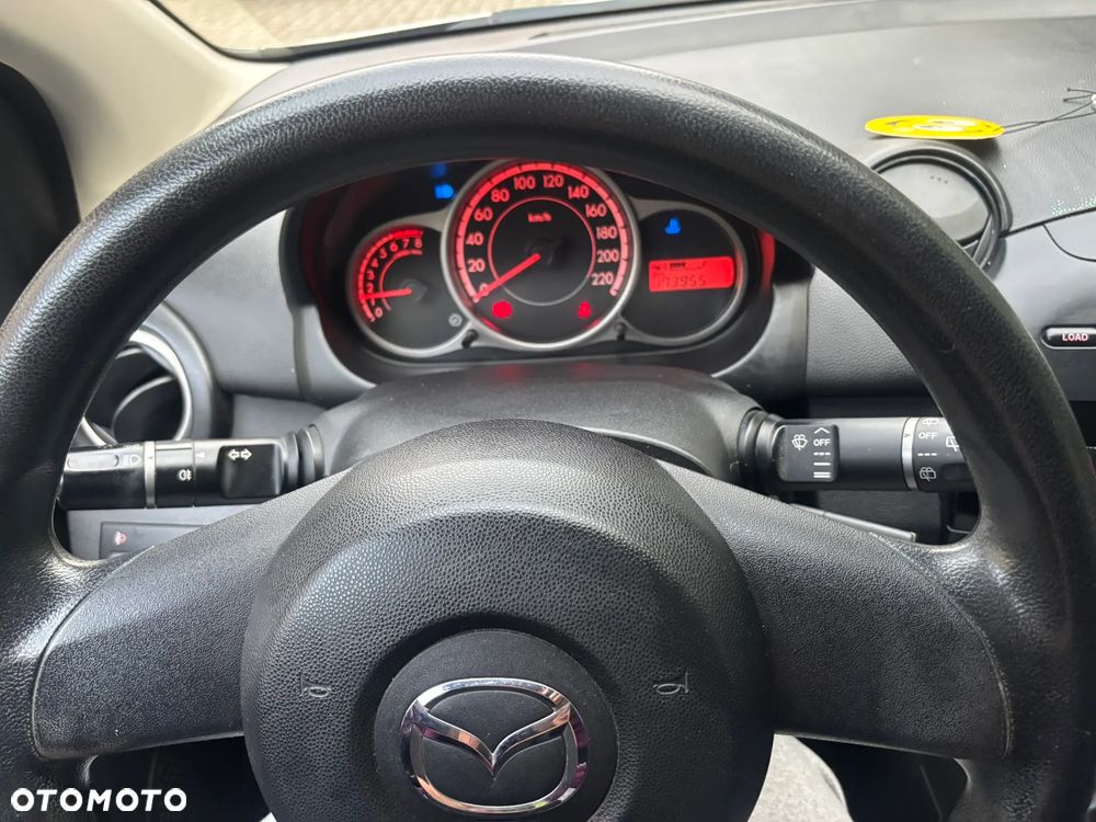 Mazda 2 - 13