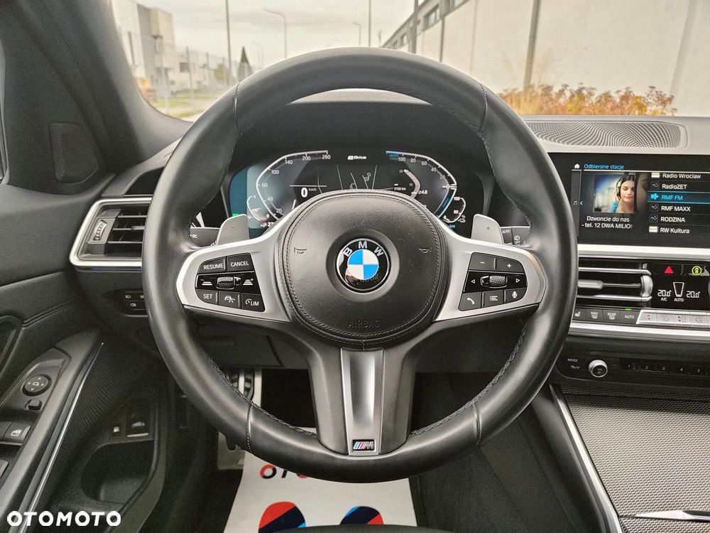 BMW Seria 3 330e Touring M Sport - 17