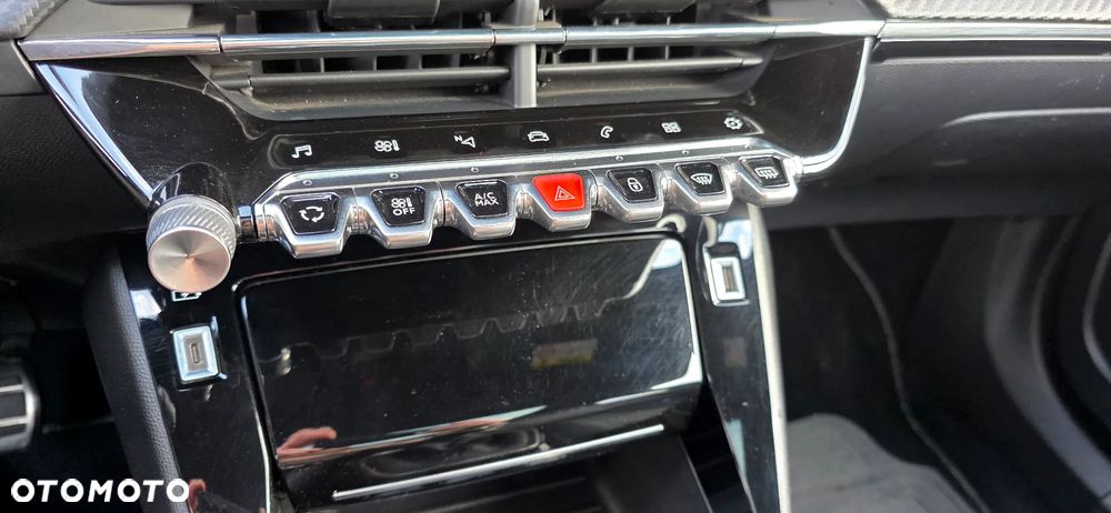 Peugeot 2008 1.5 BlueHDi GT Line S&S - 23