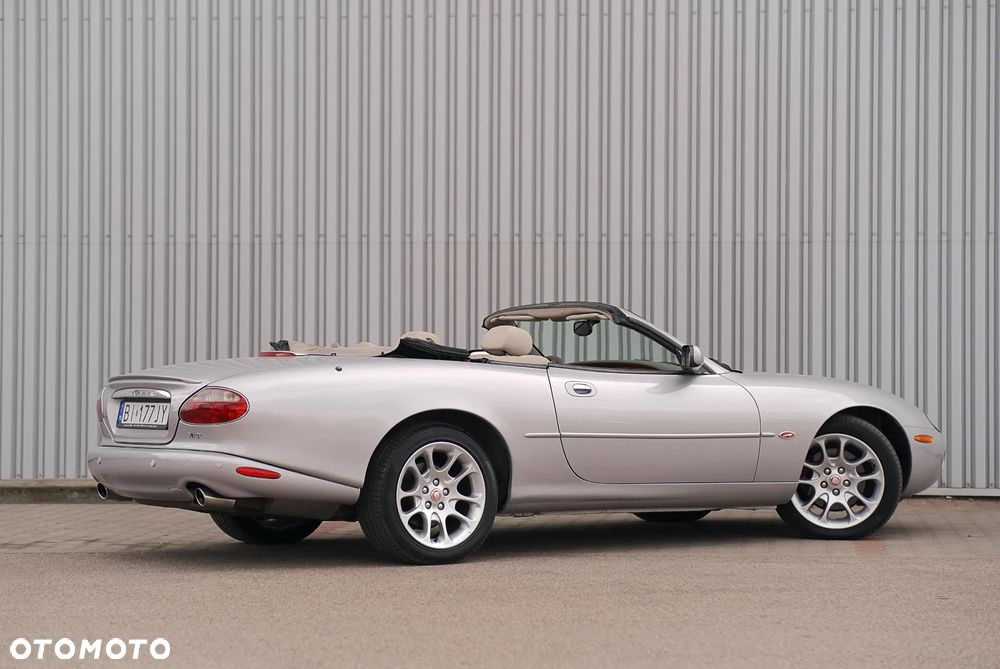 Jaguar XK8 - 20