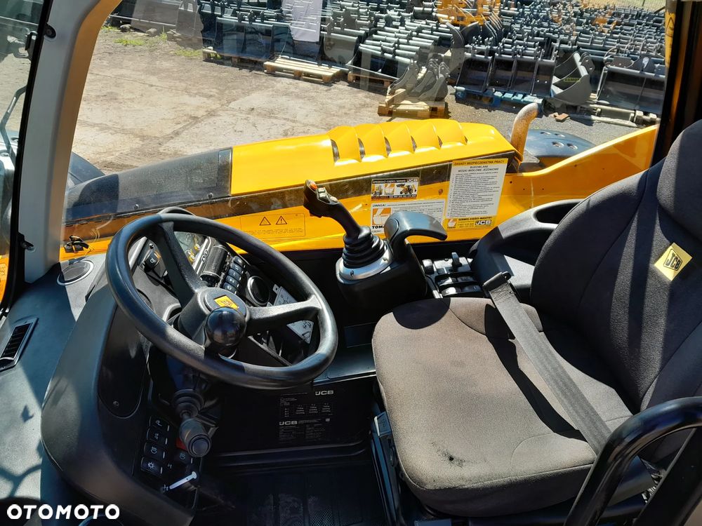 JCB 560-80 2019R agri plus - 18