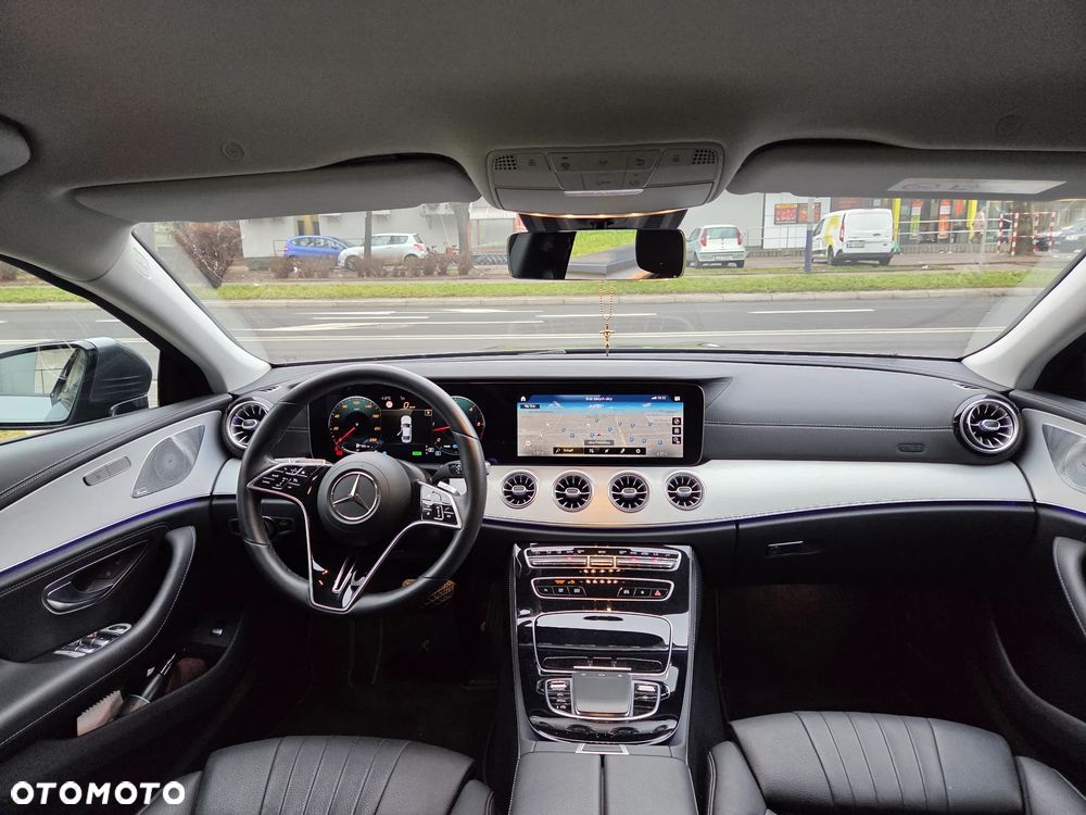 Mercedes-Benz CLS 300 d 4Matic 9G-TRONIC AMG Line - 25