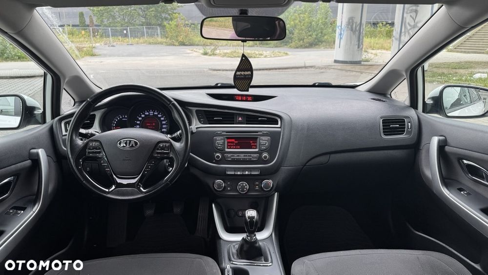 Kia Ceed 1.4 CVVT Attract - 24
