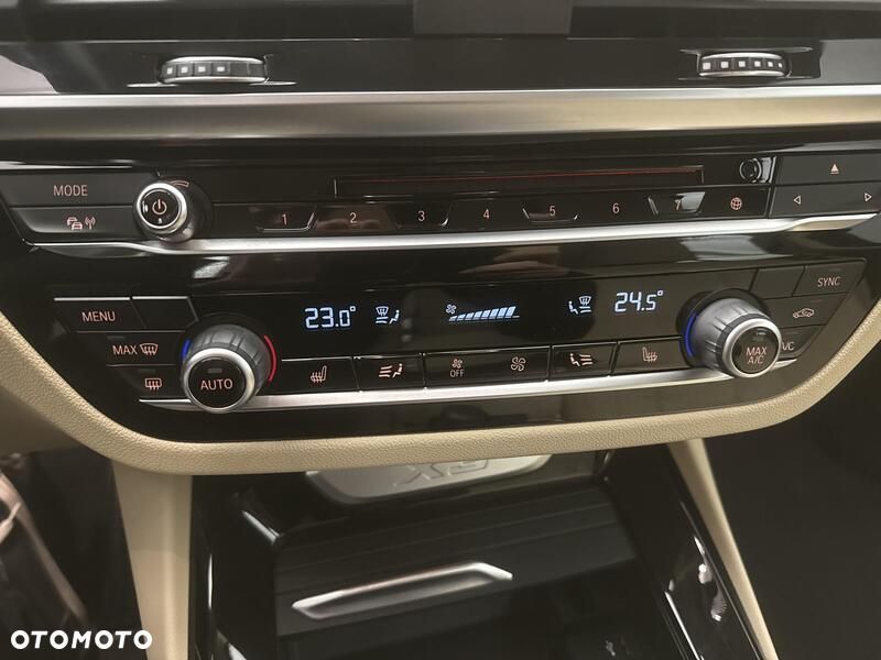 BMW X3 xDrive20d - 16