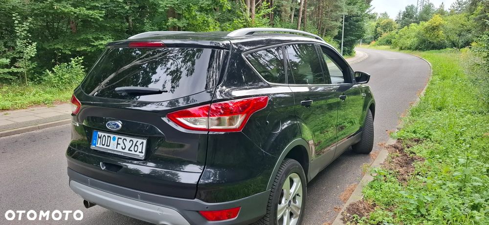 Ford Kuga 2.0 TDCi 2x4 Titanium - 10